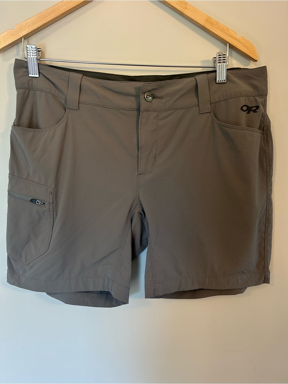 Outdoor Research Womens Ferrosi 7” Hiking Shorts Gray size 10 Gorpcore Trailcore